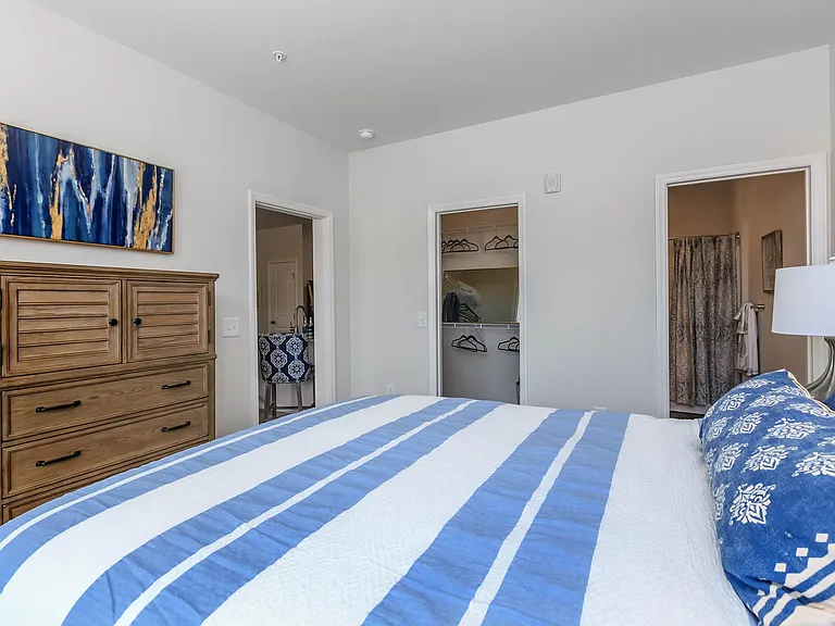 SPACIOUS BEDROOM