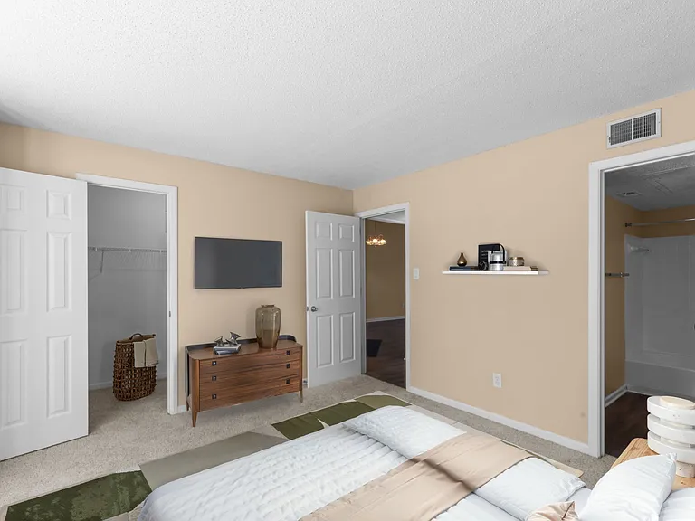 The Rooke (Classic) - 2 Bed / 2 Bath - 1,066-1,096 Sq.Ft.