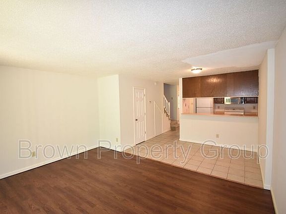 4th image of 244 Wickford Ct APT 8