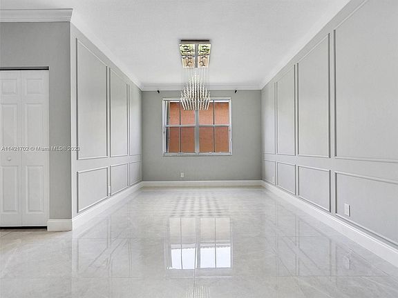 5th image of 1175 Peregrine Way