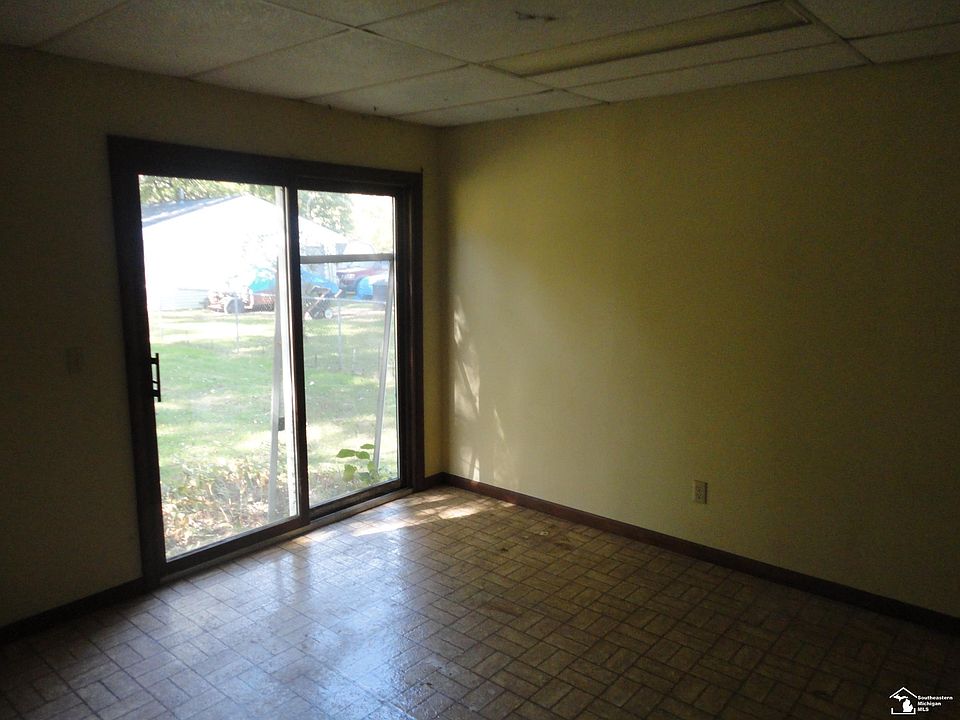 7th image of 8579 Buerk Dr