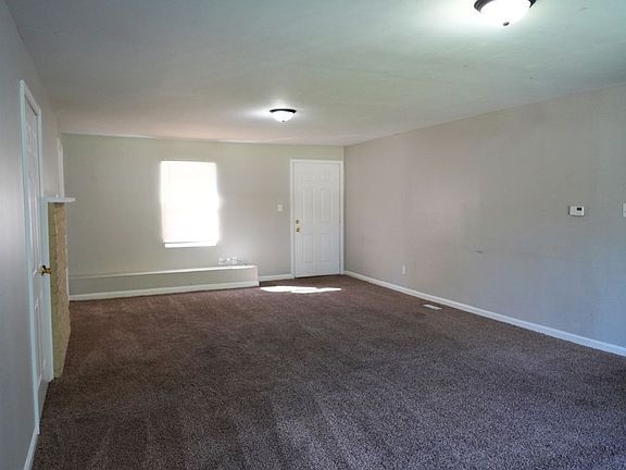 3rd image of 905 E Markwood Ave
