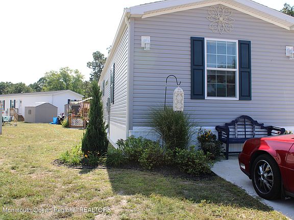 2nd image of 6 Otter Pl