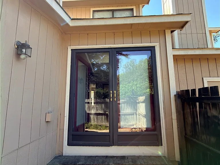 1276 N Forest Dr — Photo 18