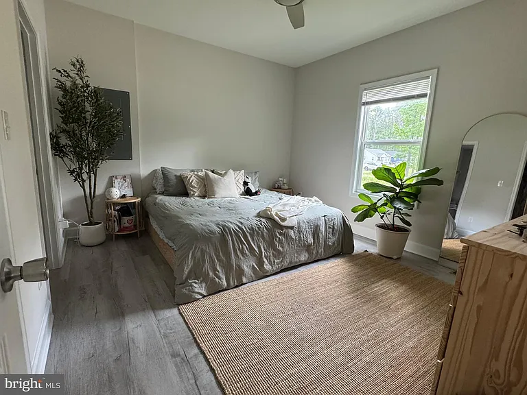 903 Albrough Blvd — Photo 16