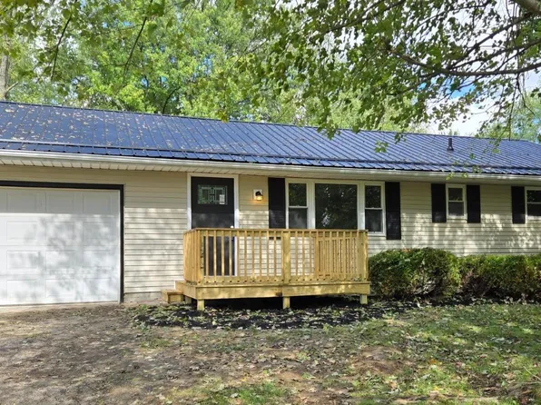7654 Rosewood Dr, Blanchester, OH 45107