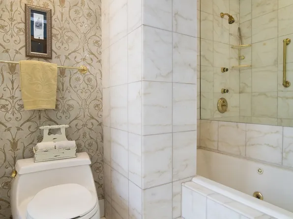 170 West 74th Street image 9 of 9