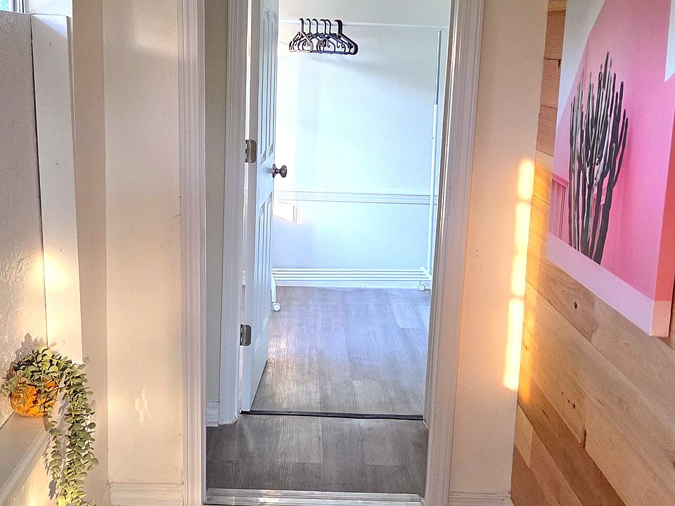 1st image of 2608 W Jackson St #B
