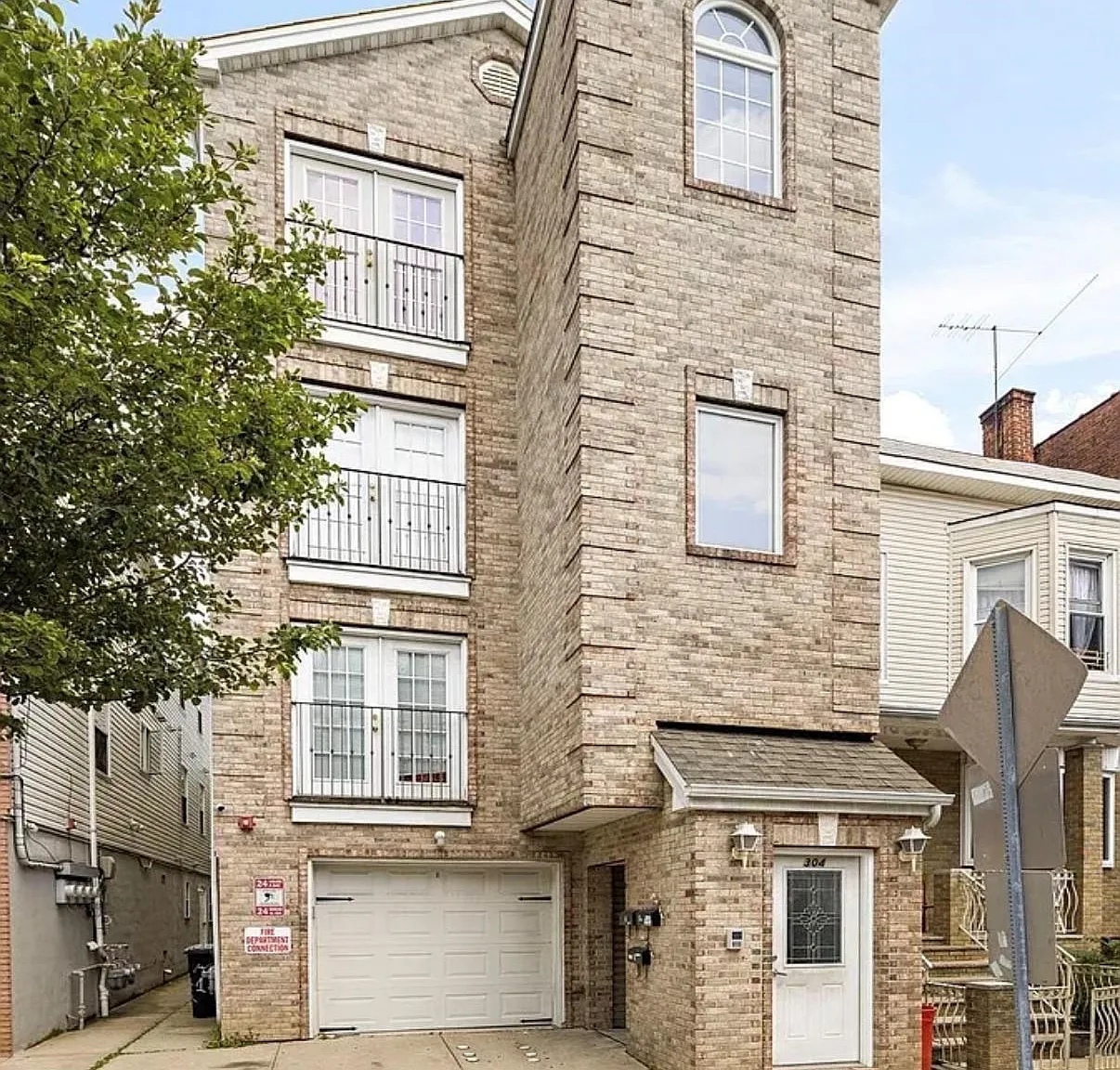 3 bed, 2.0 bath, $2,900 — Photo 1