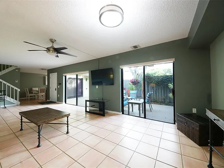 1700 Embassy Dr #504 — Photo 28