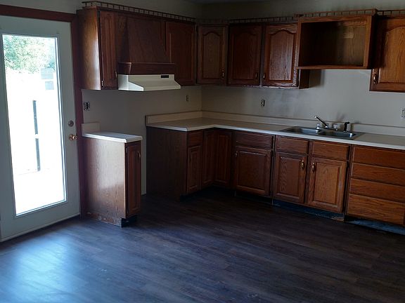 2nd image of 36 Cindy Ln