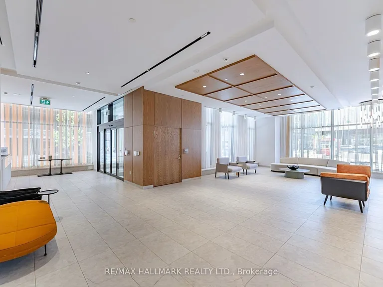 15 Richardson St #407 — Photo 4