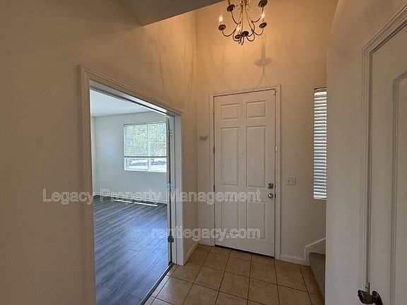 2nd image of 1552 Bailey Dr