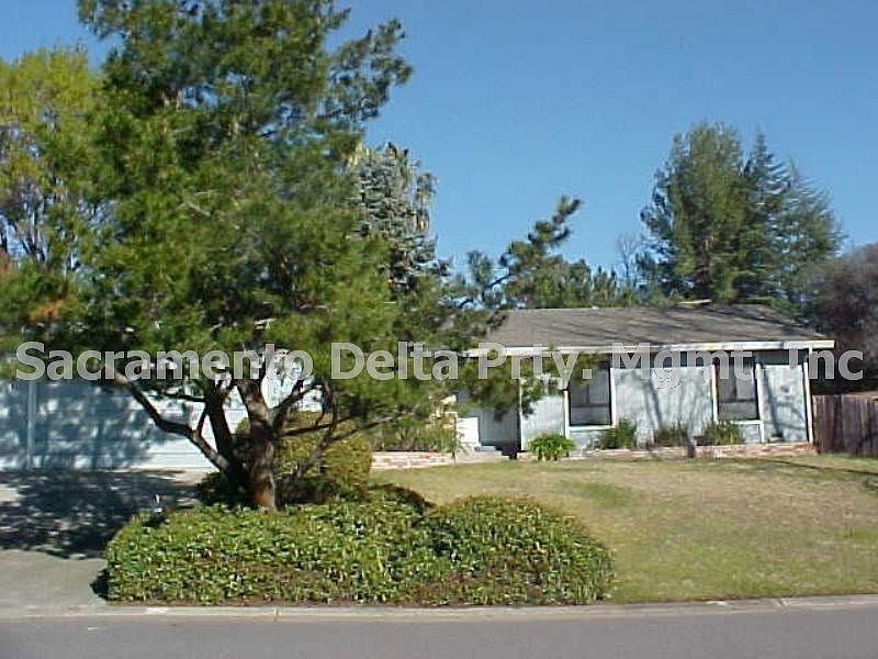 1st image of 103 Gainsborough Cir