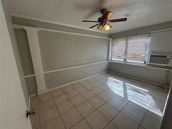 5th image of 612 26th St W #6121-4