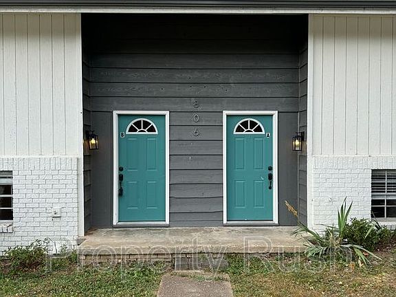 2nd image of 806 Forest Dale Ln Unit A