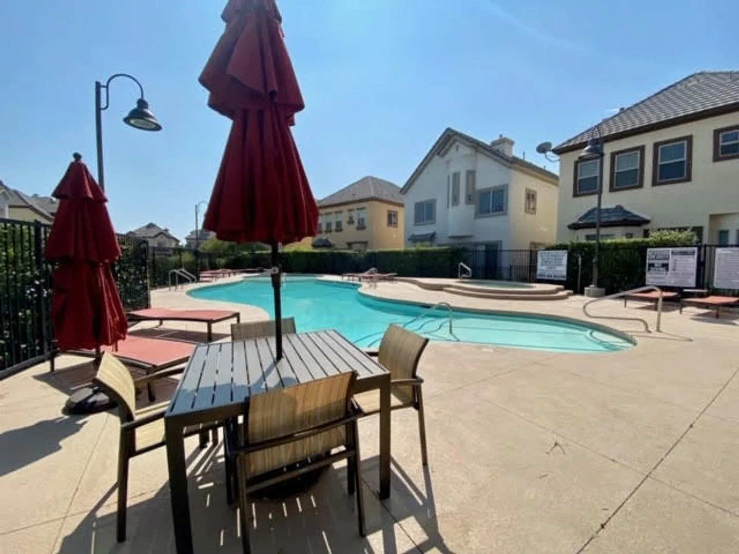 Gated community — Photo 4