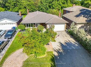 39 Elmcrest Rd, Toronto, ON M9C 3R7