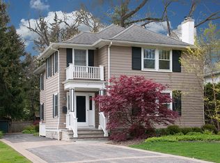 299 Rose Ter, Lake Forest, IL 60045