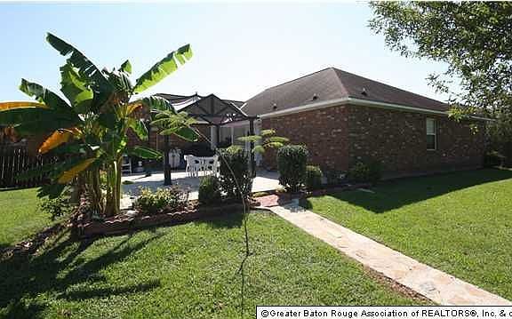 3rd image of 30097 Leslie St