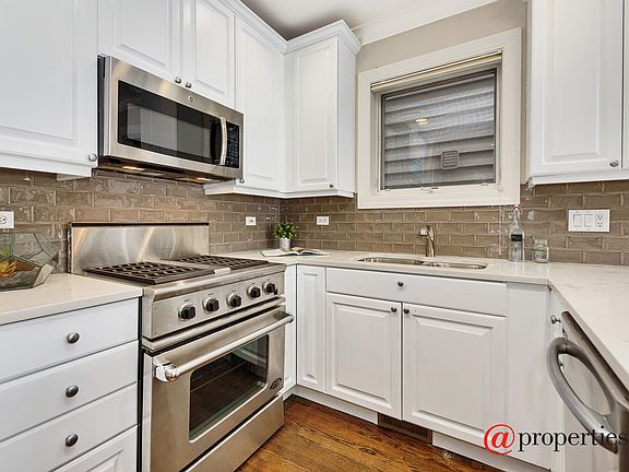 4th image of 2419 N Clybourn Ave #1