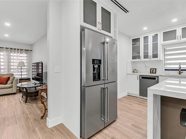 1015 Pizarro St — Photo 23