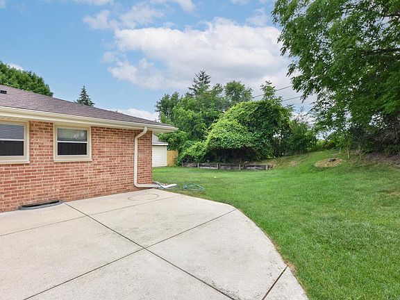 3rd image of 6126 S Merrill AVENUE