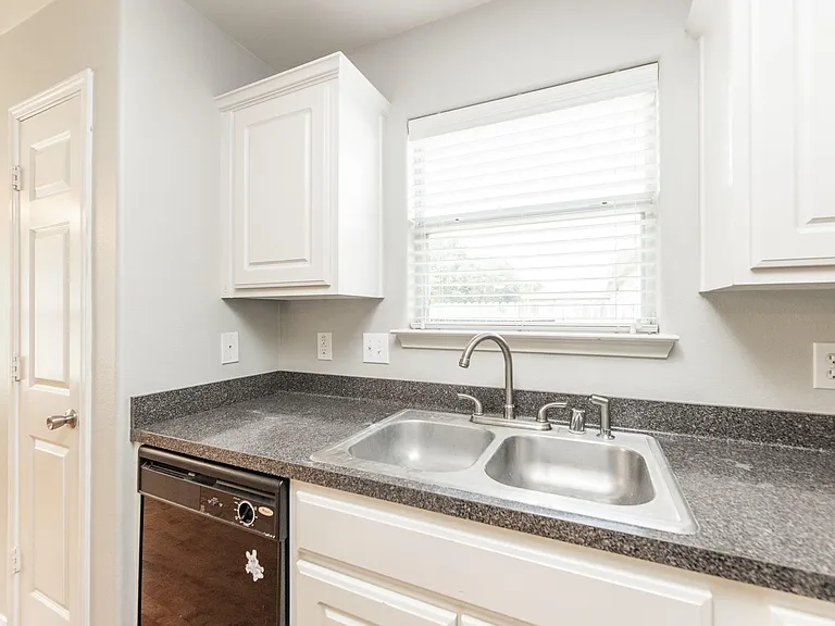 3910 Enclave Mist Ln — Photo 17