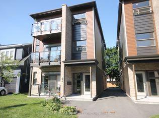 696 Roosevelt Ave #3, Ottawa, ON K2A2A7