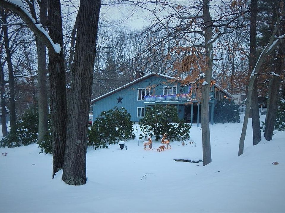 1st image of 4 Birchwood Dr