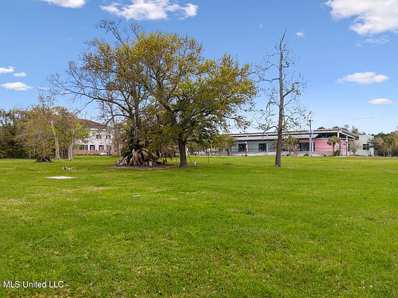 2nd image of 206 Saint Joseph St