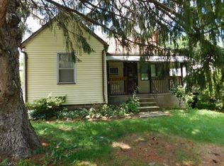 98 Chestnut St, Bridgewater, NJ 08807