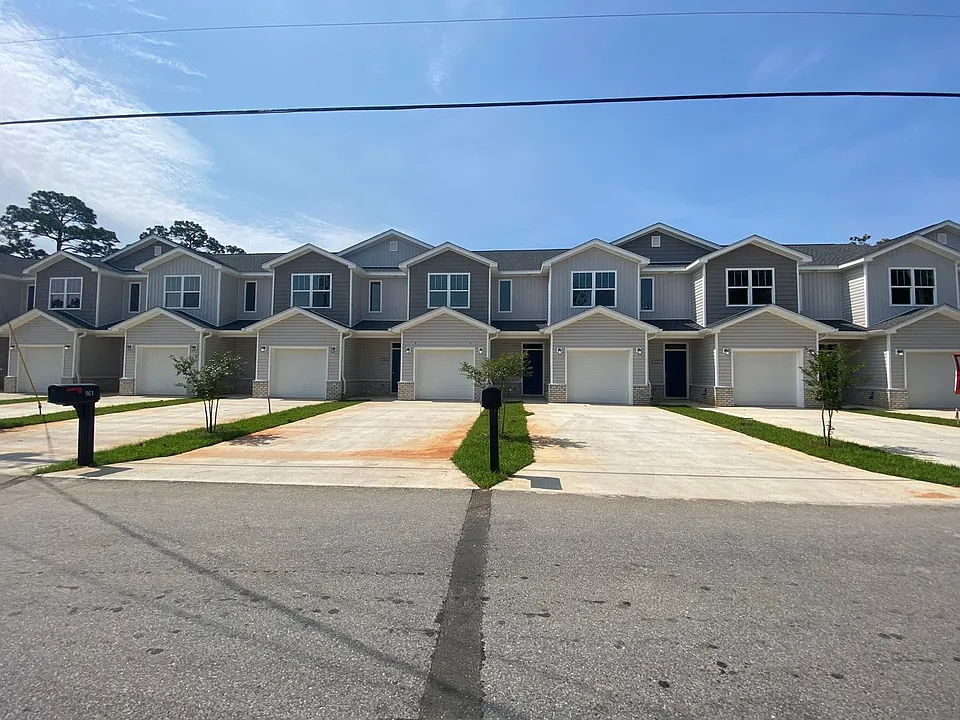 963 Skylark Rd