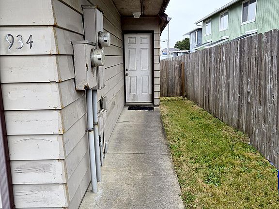 3rd image of 938 SW 11th St