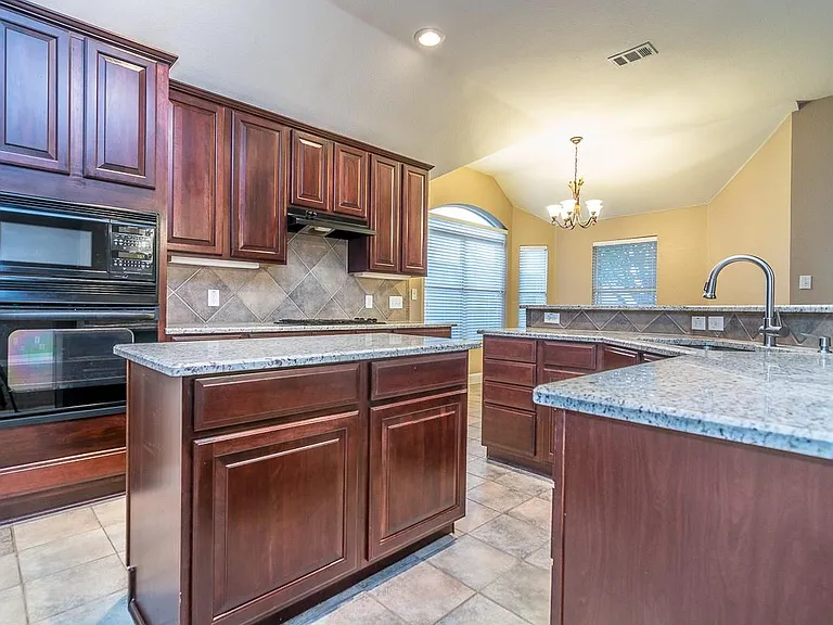 5512 Glenview Ln — Photo 13