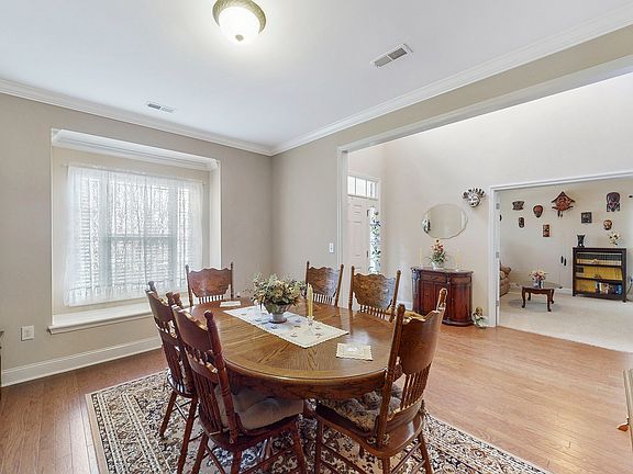5th image of 2201 Towne Park Dr SW