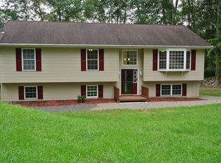 213 Leo Rd, Bartonsville, PA 18321