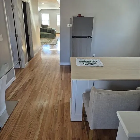 76 Pembroke Ave — Photo 4