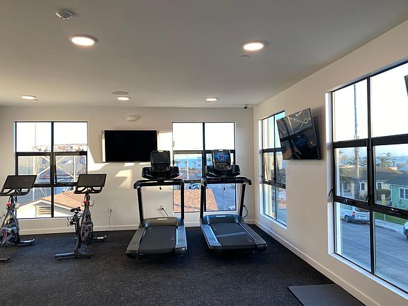 5th image of 214 S Kalorama St #215