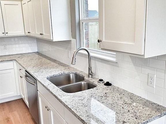 4th image of 4400 Flagstone Blvd