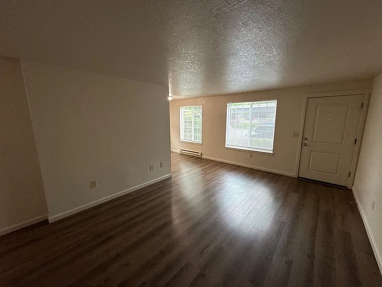 917 Bryan Ct — Photo 4