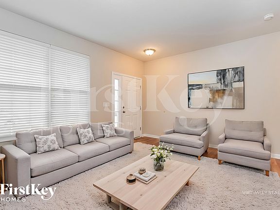 3rd image of 920 Salinger Dr