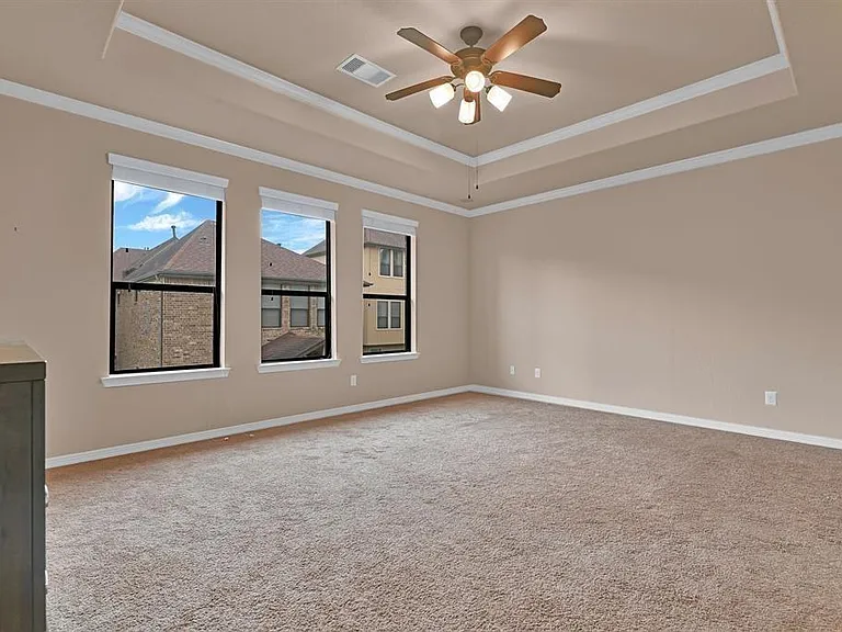 2725 Kings Retreat Cir — Photo 12