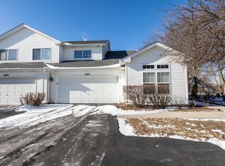 1693 Waterford Rd, North Aurora, IL 60542