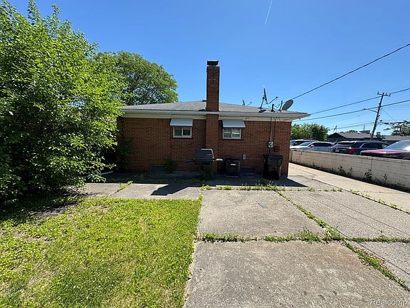 2nd image of 8847 Woodbine