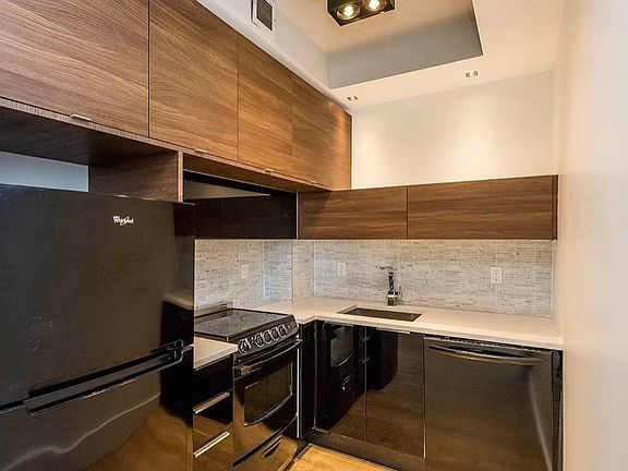 3rd image of 74 Maujer St #1V