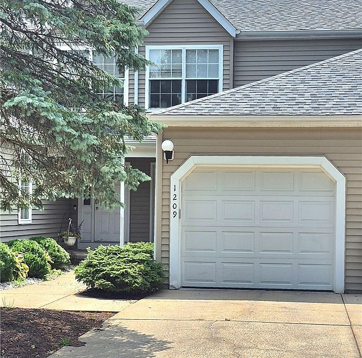 1st image of 1209 Summerfield Ln NE