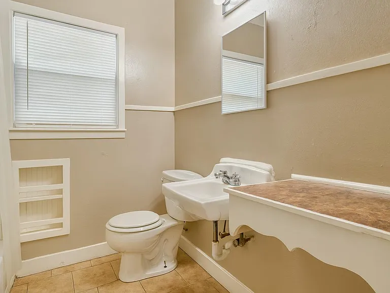 6113 Avenue Q 1/2 #2 — Photo 10