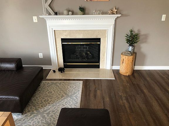 2020 - LR with new flooring 