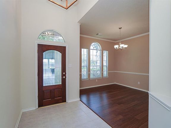 3rd image of 24503 Scottsbury Ct